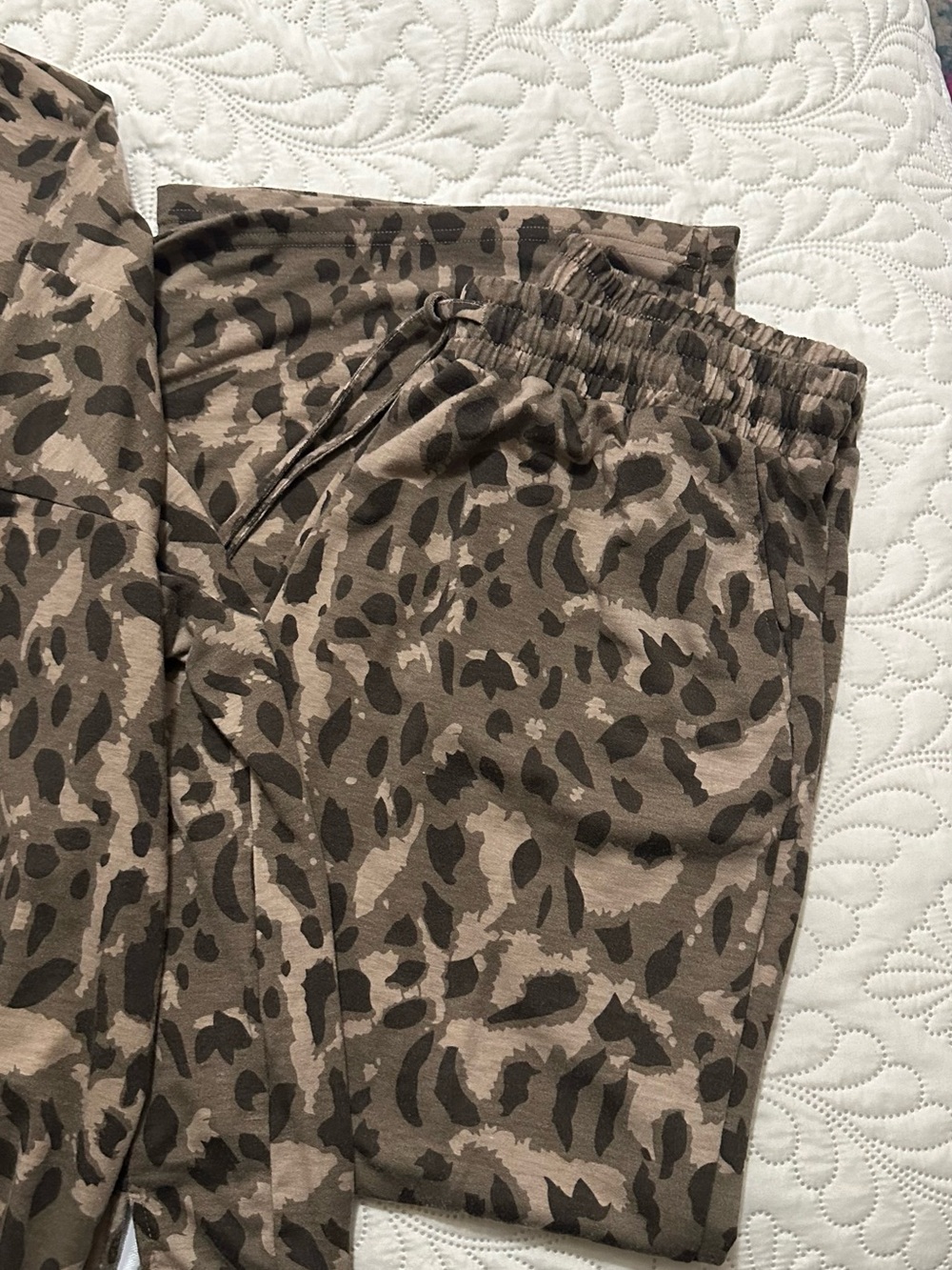 Leopard Matching Set - Picture 2 of 3